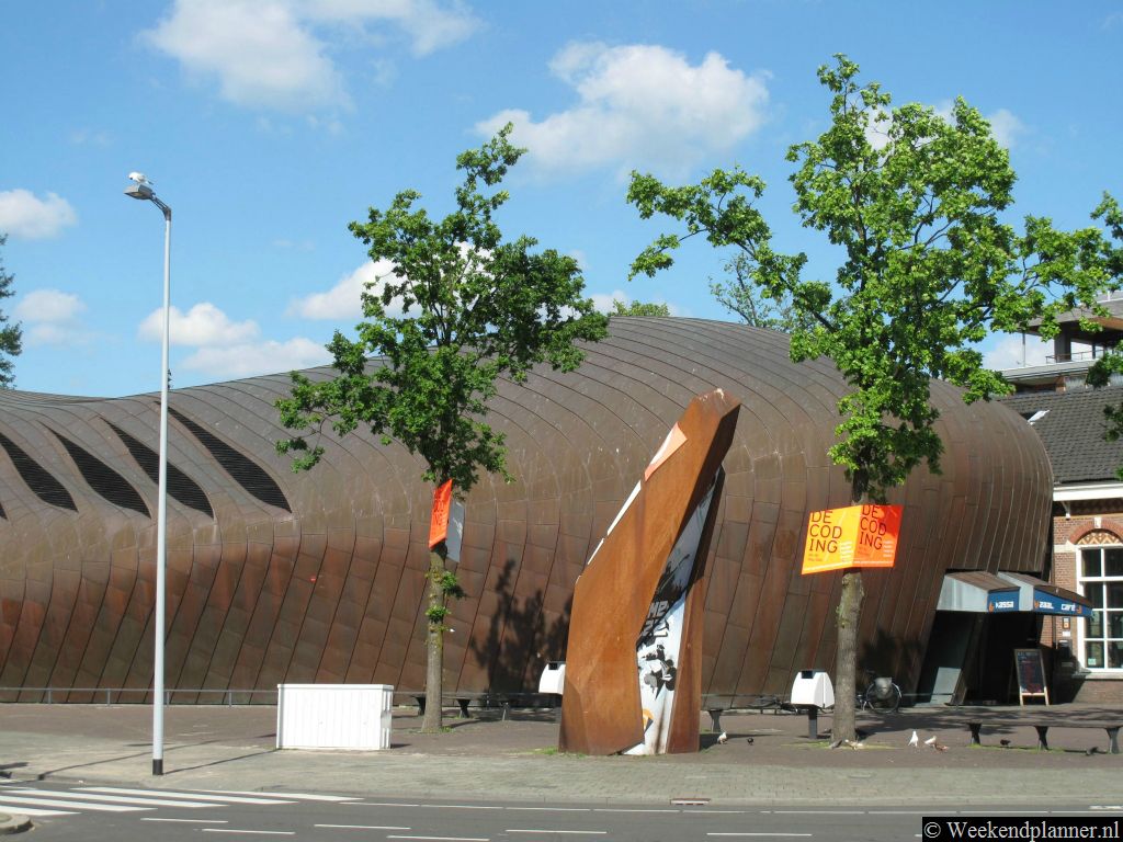 De Mezz is een poppodium in de Keizersstraat. Hier vinden concerten en Dance Events in het centrum van Breda plaats.  